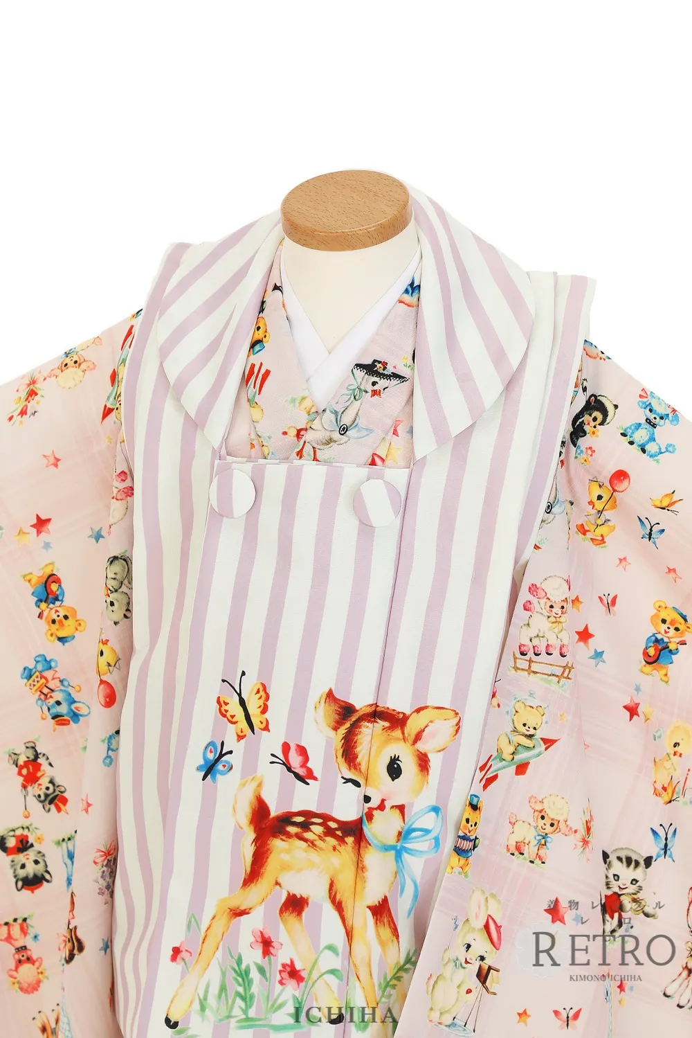 ビンテージ柄のデザインがモダンなお着物です。